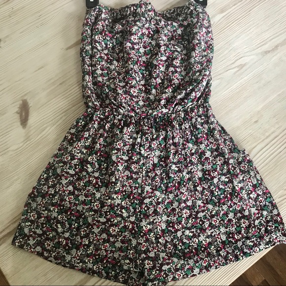 GORGEOUS FLORAL ROMPER - LIKE NEW - Picture 6 of 10